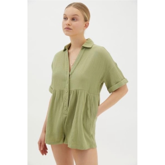 Urban OUTFITTERS | Kendra Button Front Romper Green Size Small - Picture 2 of 10